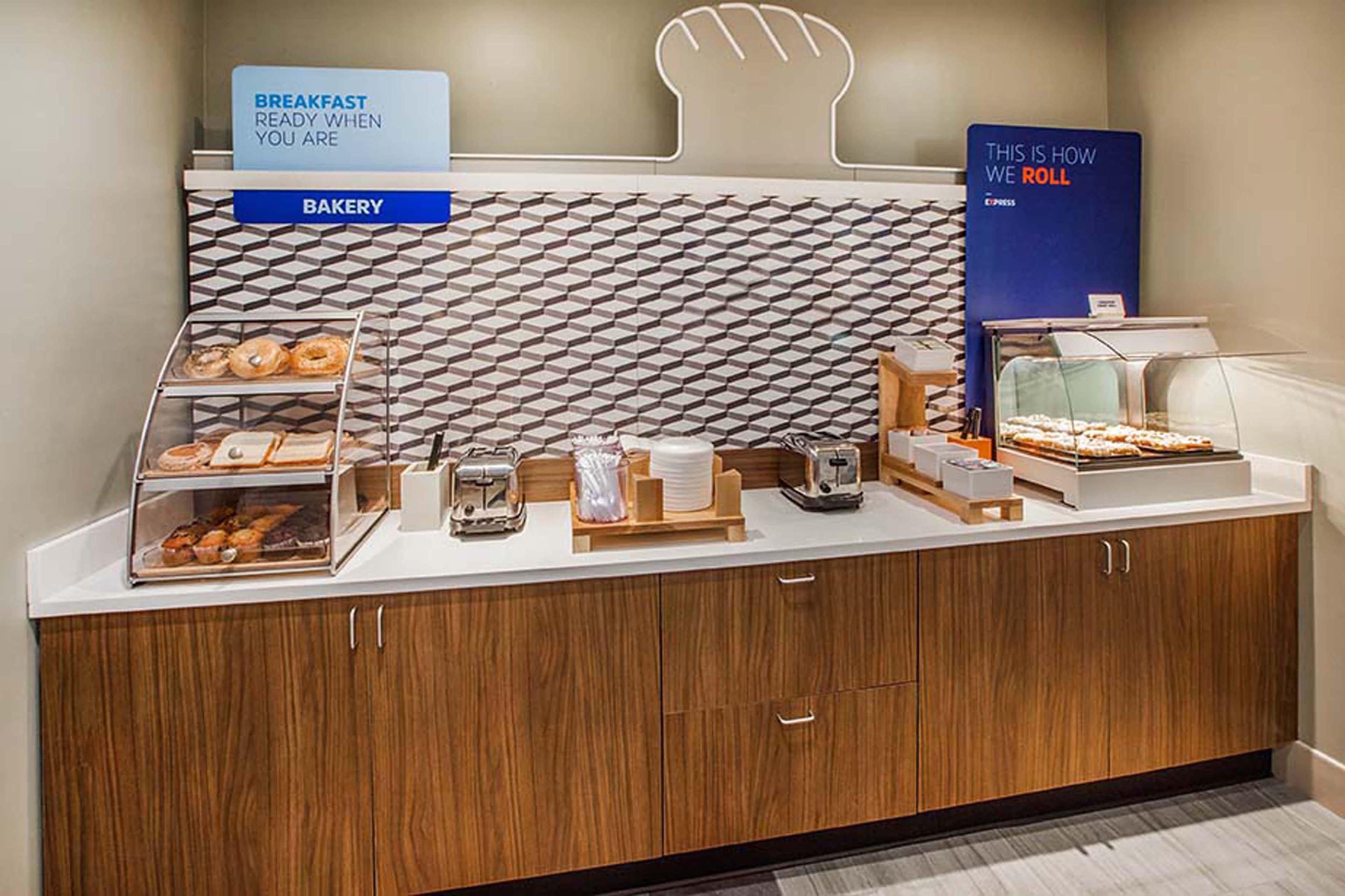 Holiday Inn Express Hotel & Suites Greenville-I-85 & Woodruff Road By Ihg מראה חיצוני תמונה